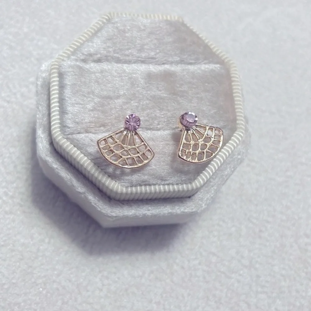 Fan + diamond stud earrings